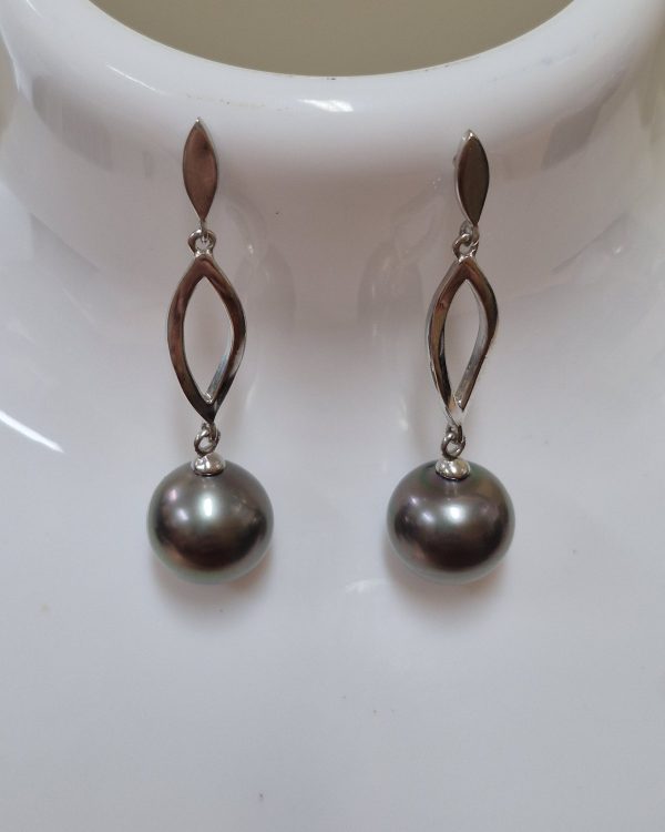 Leaf Drop Black Pearl Earrings