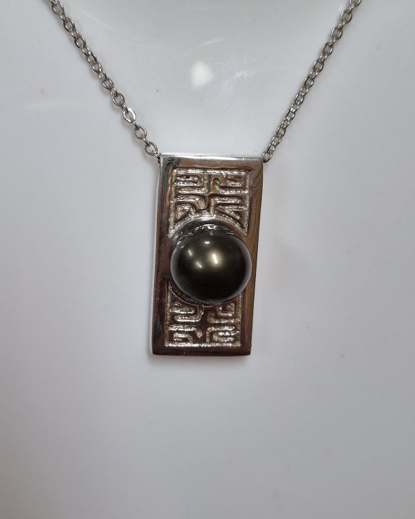 Patterned Frame Black Pearl Pendant